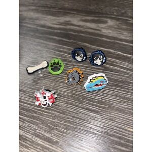 CROCS PINS lot of 7  Dog,‎ Anime, Scull